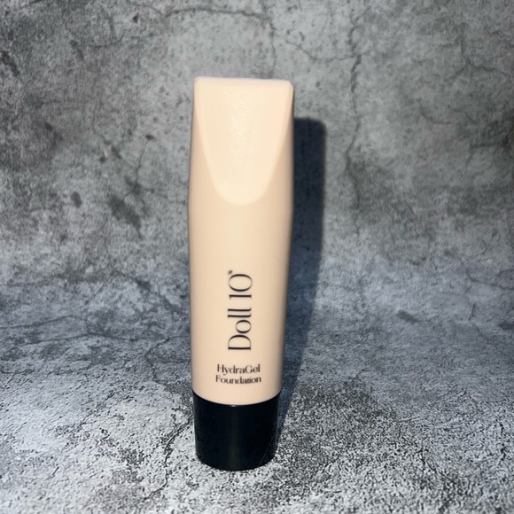 doll 10 Other - DOLL 10 HYDRAGEL FOUNDATION MEDIUM/FULL COVERAGE FOUNDATION BRAND NEW NEVER USED